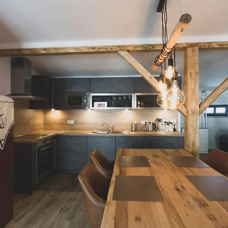 Modernes Loft Vor Den Toren Des Chiemgaus 아파트 *