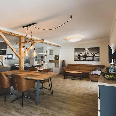 아파트 Modernes Loft Vor Den Toren Des Chiemgaus